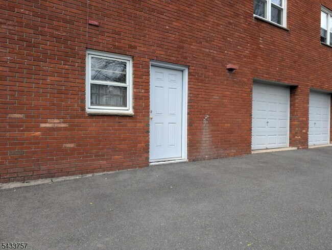 Photo - 46 Mt Kemble Ave