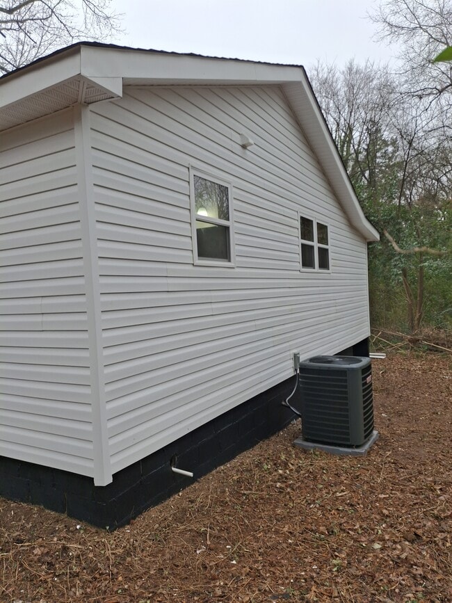 891 Hills Rd