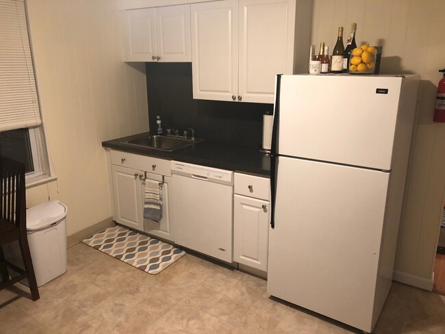 Building Photo - 55 Cedar St Unit #3 Rental