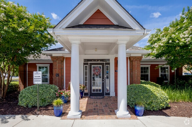 Leasing Center