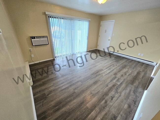 Photo - 8515 32nd Ave Unit Apt 3