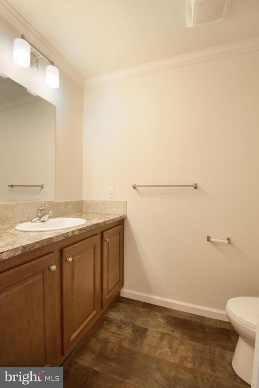 42 Edgewater Dr