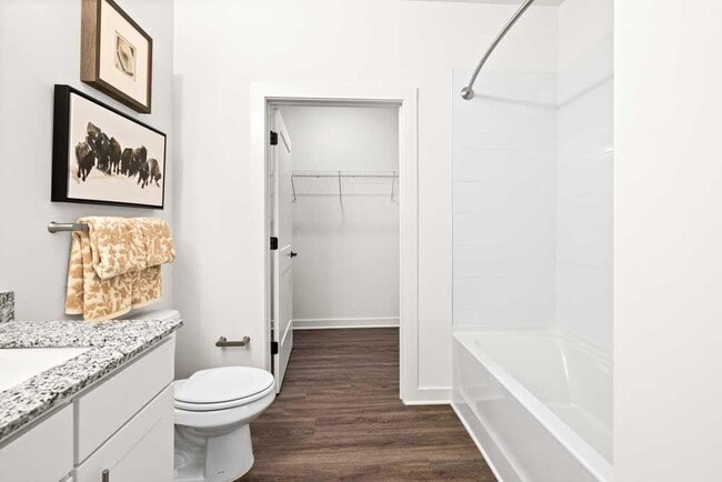 Photo - 2023 W Iris Dr SE