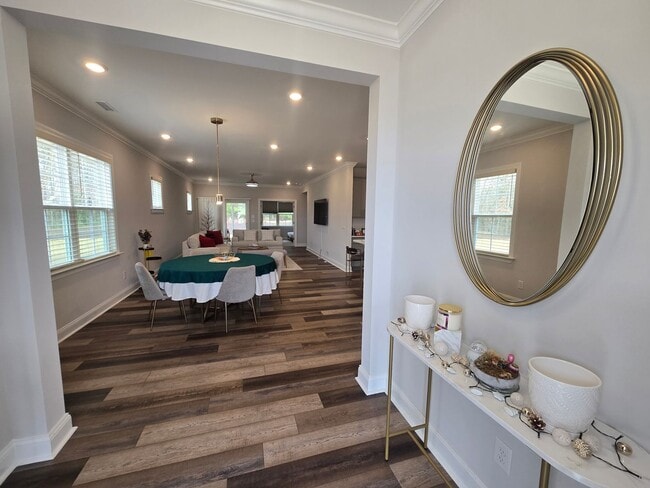 Photo - The Perfect Resort-Style Living in Auburn Village!