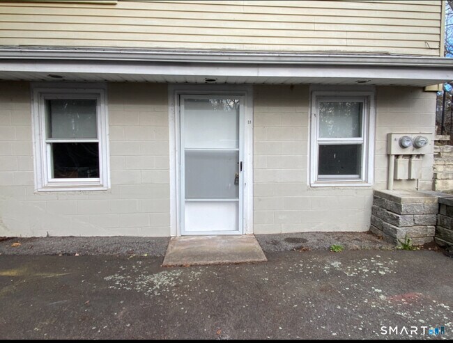 Building Photo - 54 Monroe St