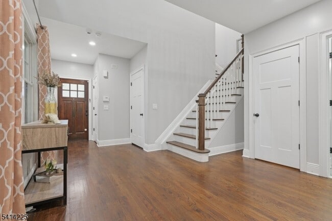 Photo - 61 Mechanic St