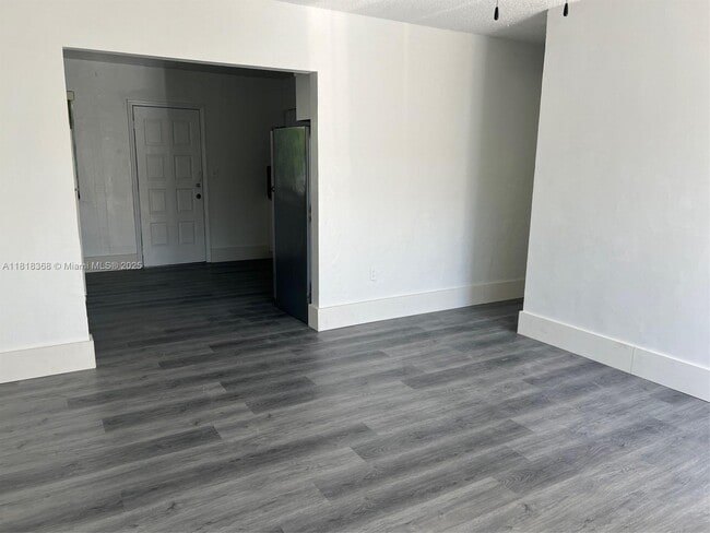 Photo - 1166 NE 112th St Unidad 0