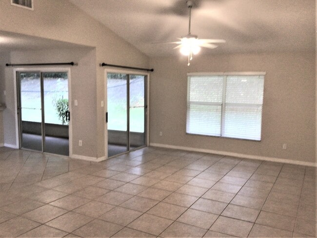 Photo - 821 Park Trail Dr