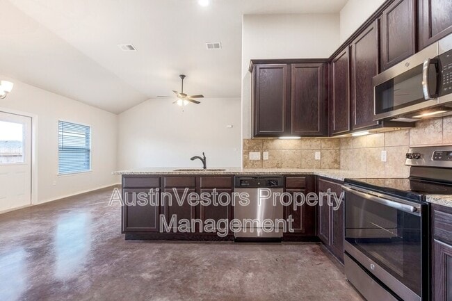 Building Photo - 118 Samuel Dr Unit B