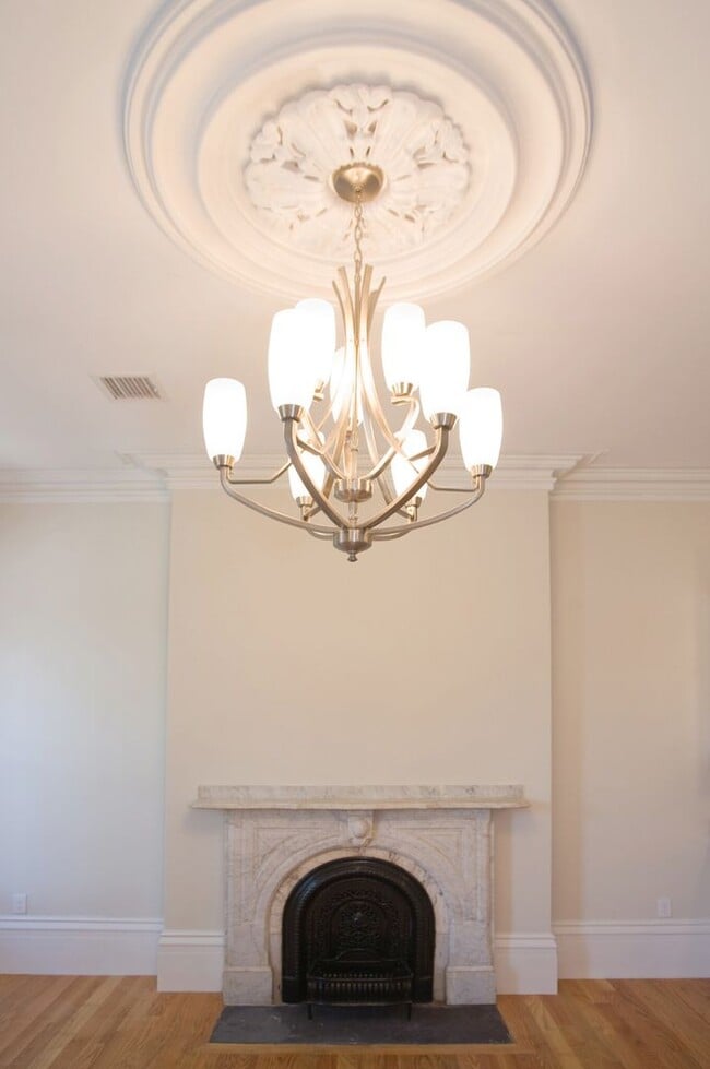 Photo - Beautifully updated, pet friendly 3 bed unit in the South End!