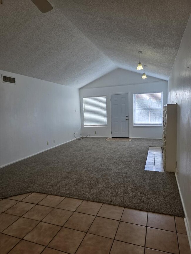 3220 Tanglewood Ln