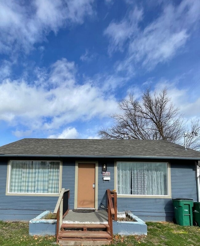 Photo - Available Now! Pet-Friendly Updated 2 Bedr...