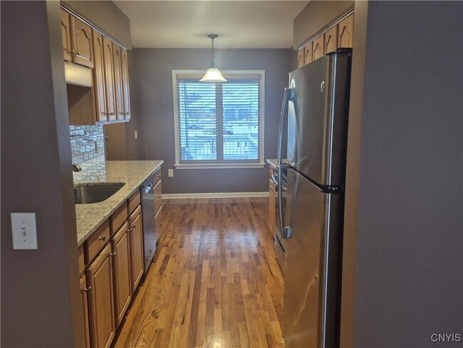 Photo - 100 Midlake Cir