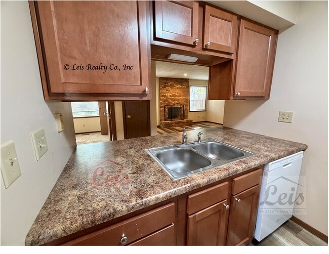 Photo - 1550 Leedes Rd