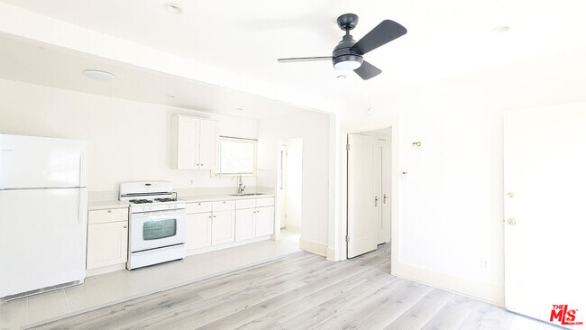 Building Photo - 1857 7th St Unit B Rental