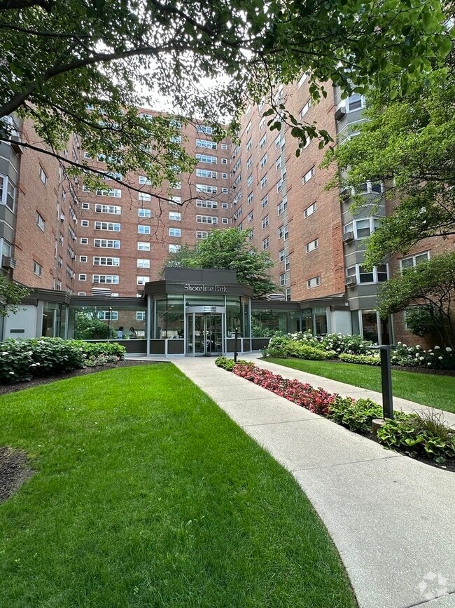 Building Photo - 4960 N Marine Dr Unit 320 Rental