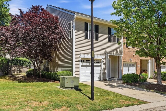 Photo - Beautiful 3 bedroom Townhome Living in Apex, NC