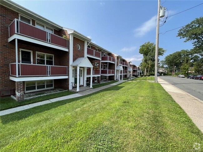 Building Photo - 18 Francis Ave Rental