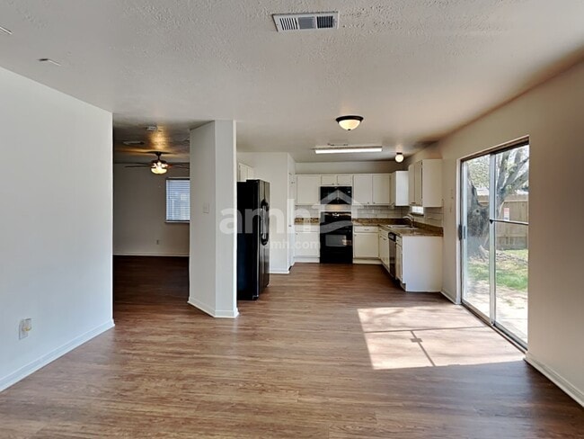 Photo - 5349 Yale Dr