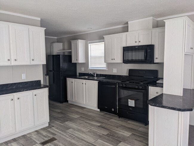 Photo - 300 Forrest Ave