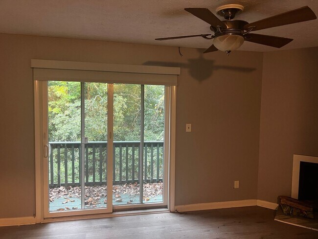 Photo - 3 Bedroom Townhome in Athens, down Riverbe...