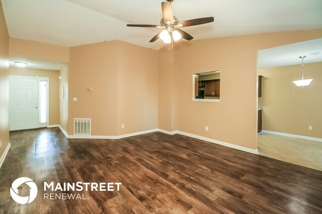 Photo - 2070 Tudor Dr