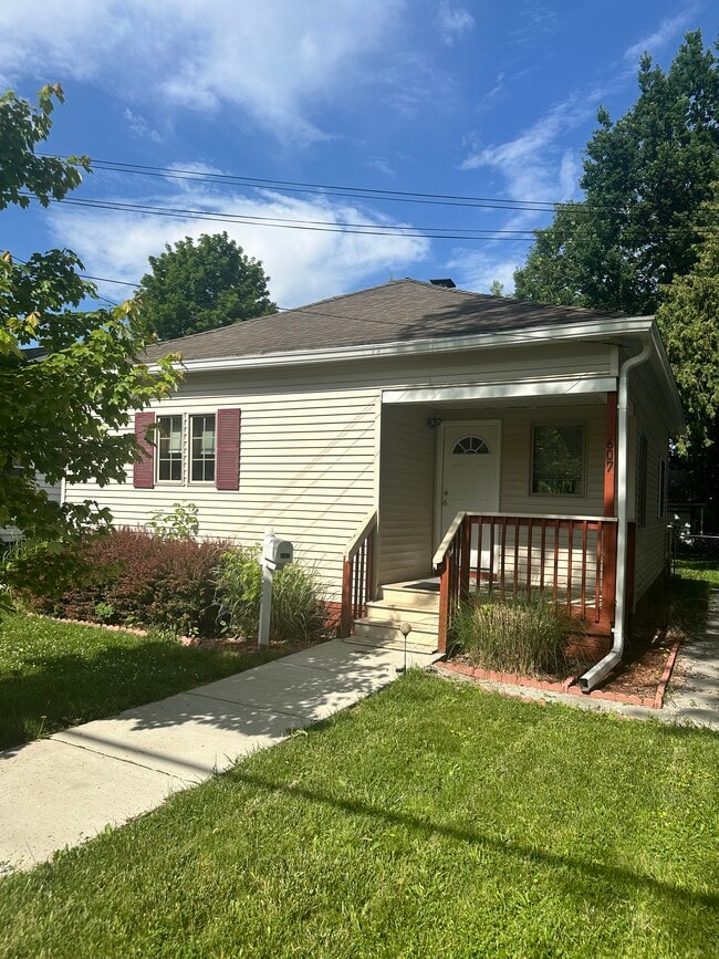 Photo - 607 S Wheeler St