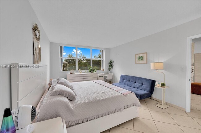 Photo - 3199 S Ocean Dr Unit 402