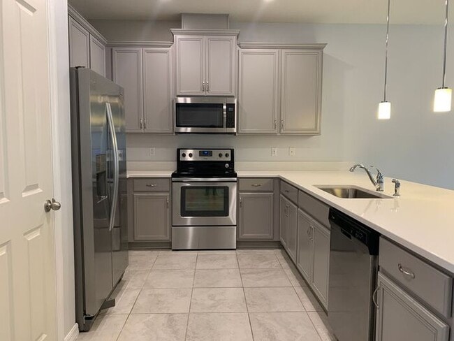 Photo - 4 Bedroom Gated Community Compass Bay