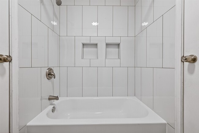 Building Photo - 7575 Cambridge St Unit 1801