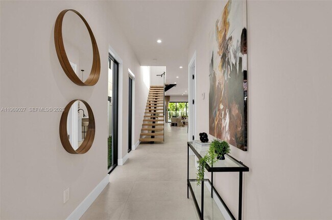 Photo - 920 NE 17th Ave