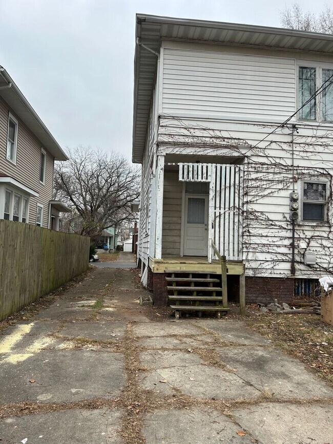 COMING SOON!! Really big house!SECTION 8 W... Rental House Rental in