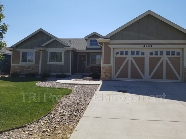 Building Photo - 4249 Woodlake Ln