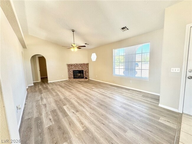 Photo - 2671 N Murphy St