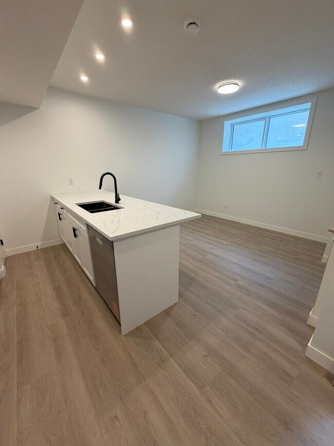 Photo - 14019-14104 Avenue Northwest - 1 Ave