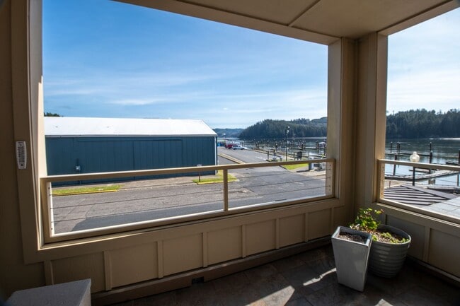 Photo - 75 Harbor St