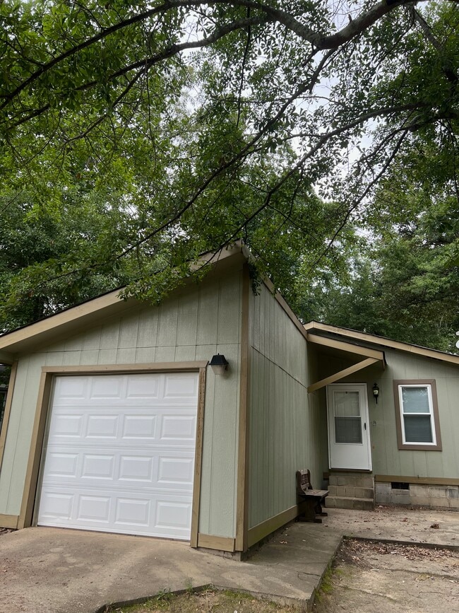 Photo - 110 Silas Ct