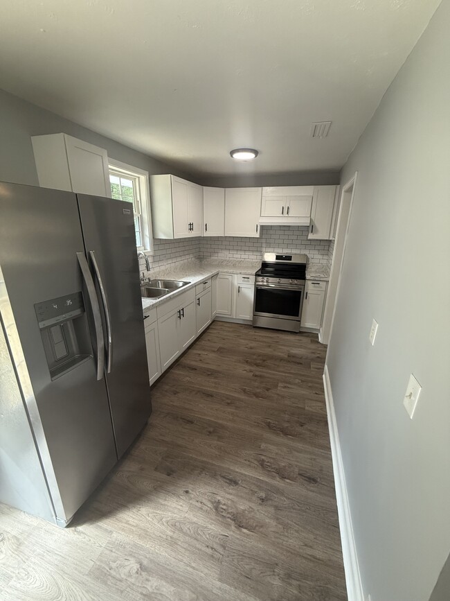 Photo - 221 Meadowbrook Dr