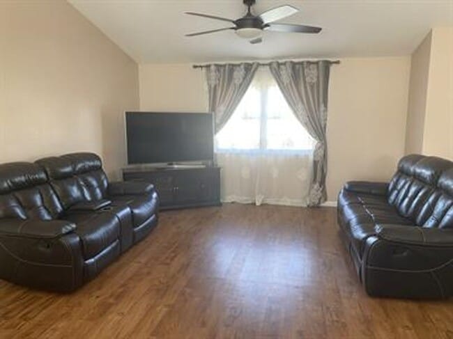 Photo - Lovely 4 Bedroom 3 Bath home in Hurricane WV