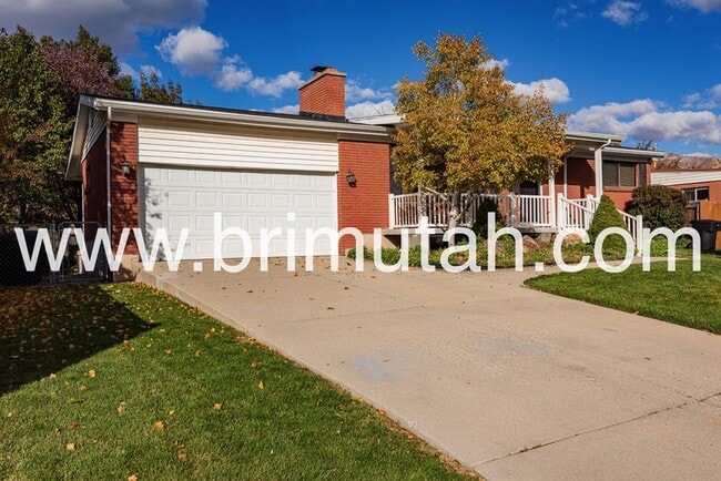 Photo - 1737 E Lahar Dr