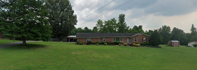 Photo - 1025 Eastview Dr House