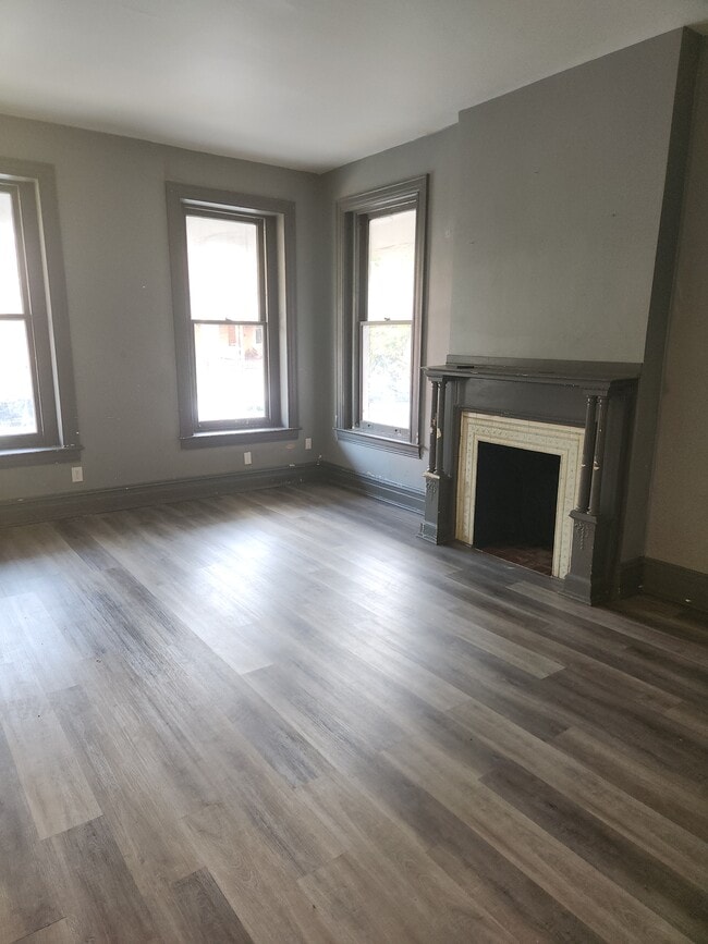 Building Photo - 520 W King St Unit Apt 1