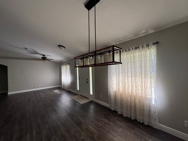 Photo - Gorgeous and Beautifully Maintained 3/2 Home on Close to an Acre