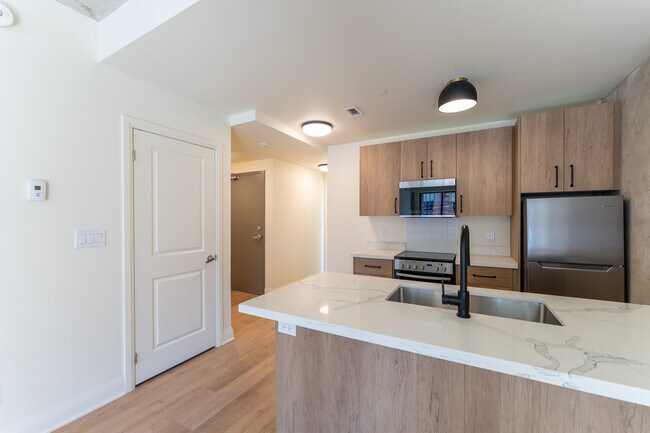 Building Photo - 11 Robert St Unit 601