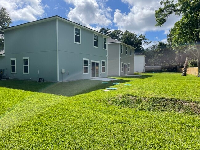 Backyard - 1745 Charlotte St