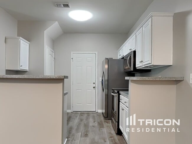 Photo - 10 Carriage Hls Dr SE