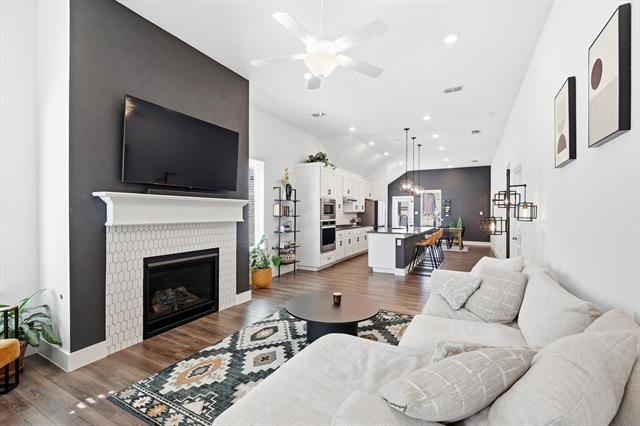 Photo - 2320 Stella Ln