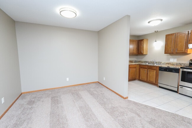 Photo - Kaposia Valley Apartments