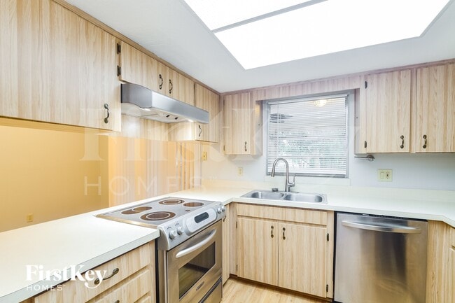 Photo - 913 Sylvia Dr