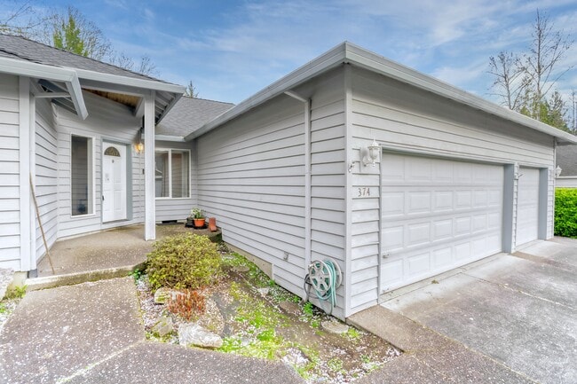 Building Photo - 374 NE 49th Ave